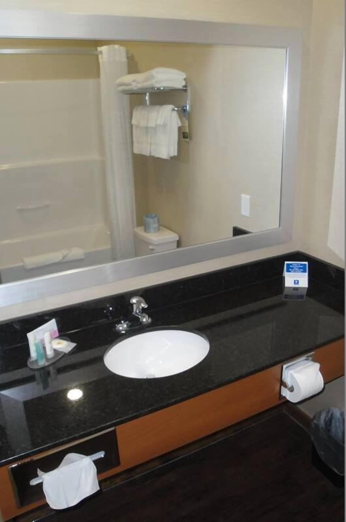 Comfort Inn & Suites Bonnyville Εξωτερικό φωτογραφία